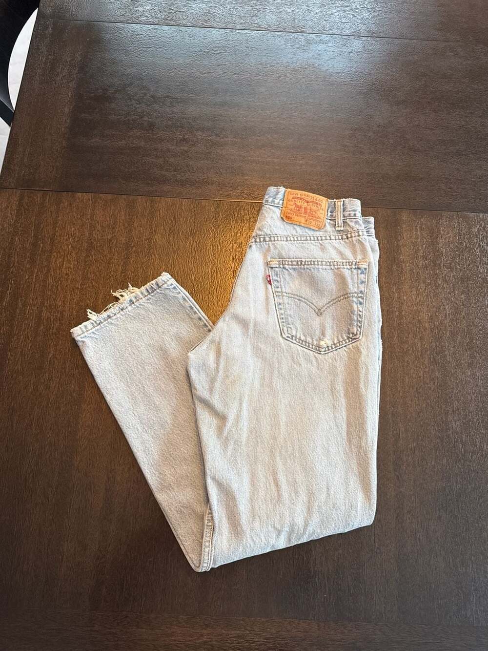 Levi's 550 Relaxed Fit Light Wash Distressed Jeans W33 L32 vintage